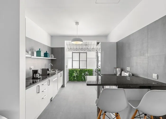 公寓 Live, And Laugh *