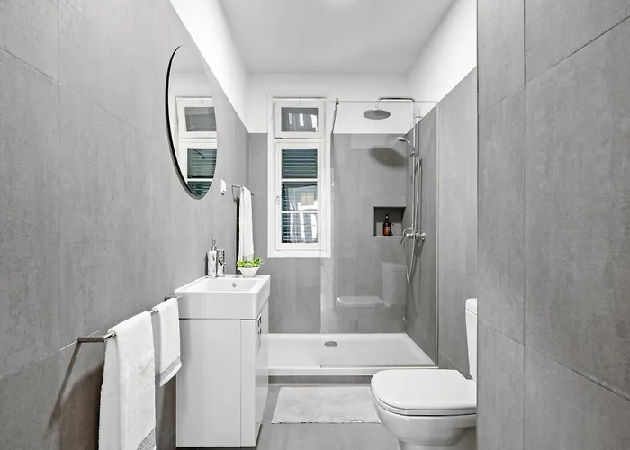 Live, And Laugh * 丰沙尔