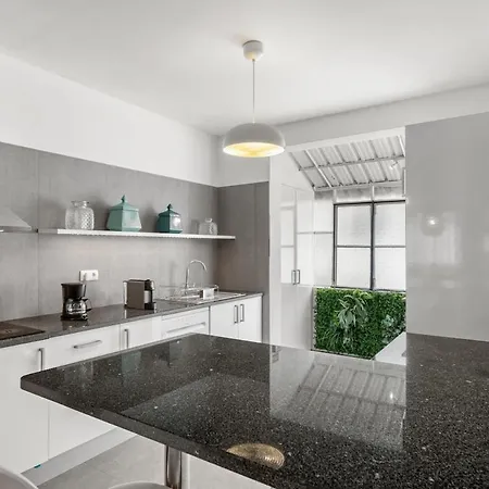 Apartament Live, And Laugh Funchal (Madeira)